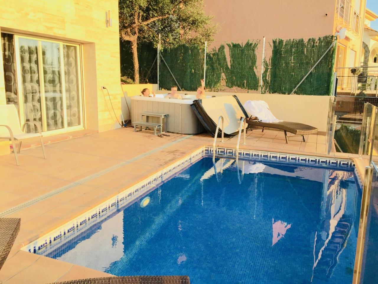 Luxury Villa Investingspain With Sea Views, Pool And Jacuzzi Lloret de Mar Eksteriør bilde